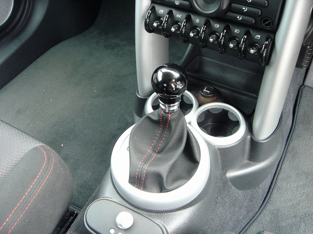 BMW 木製 シフトノブ 約70mm  多分2002用だと思います。 BMW 木製 シフトノブ 約70mm 多分2002用だと思います。最 安